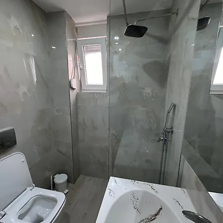 Travelexpress Pyramid Apartman Tirana