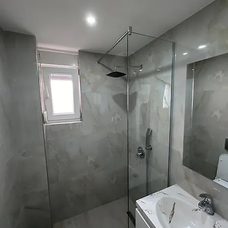 Travelexpress Pyramid Apartman Tirana